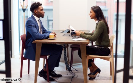 How Newcomers Can Turn Challenges Into Opportunities in Canadian Workplaces