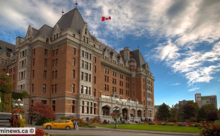 Canada's Faster PR Cards, Longer Citizenship Processing in 2025