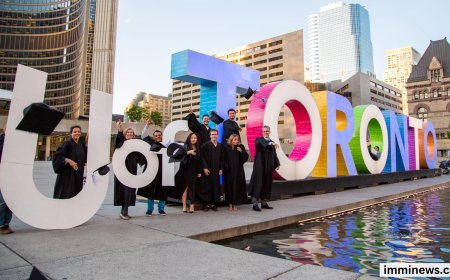 Ontario Invites 918 Graduates for PR—Massive OINP Draw Before 2026 Changes