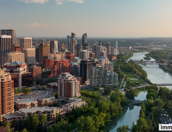 Canada Immigration Update: Alberta Invites Over 1,000 Candidates Across Six AAIP Draws