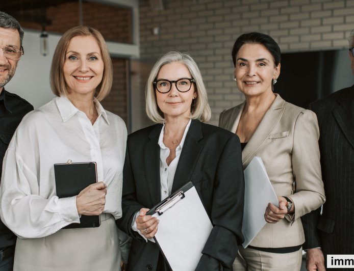 IRCC Invites 500 Senior Managers in Latest Express Entry Draw with Lower CRS Score