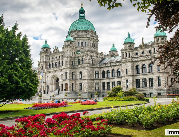 Major Canada Work Permit Update: Low-Wage LMIA Processing Reopens in 8 Cities